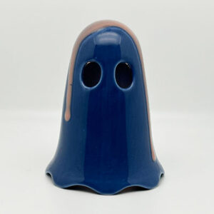 Gespenst blau mit Farbdrips in rosa